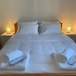 Business Apartment *