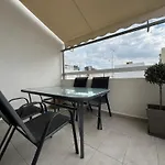 Business Apartment *